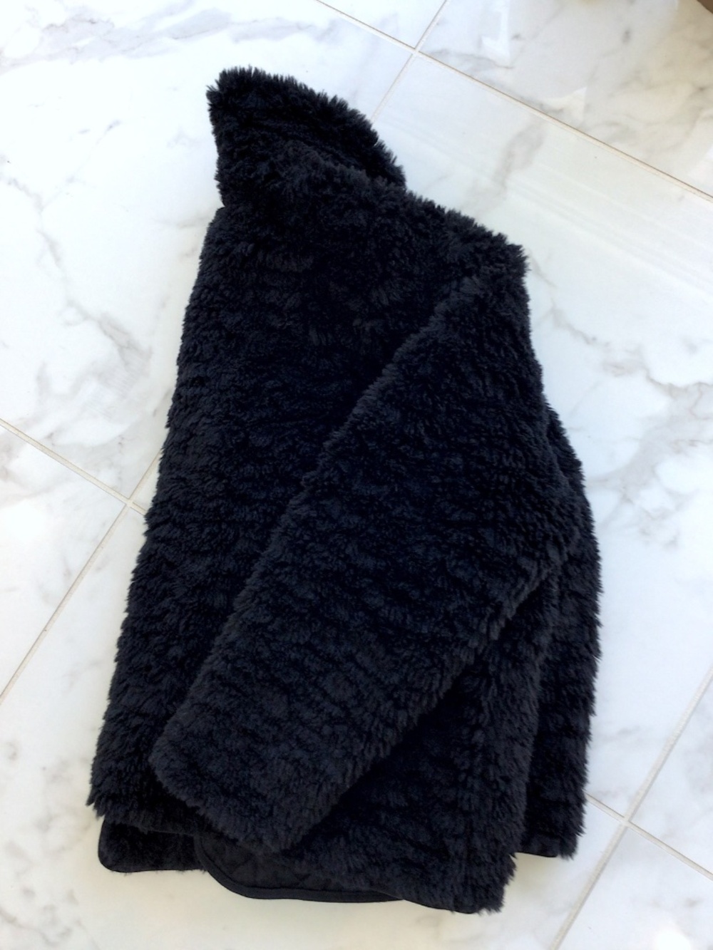 NWT Faux Fur Zip Up Mock Neck Jacket SKIMS (Sold Out) M - Picture 9 of 16
